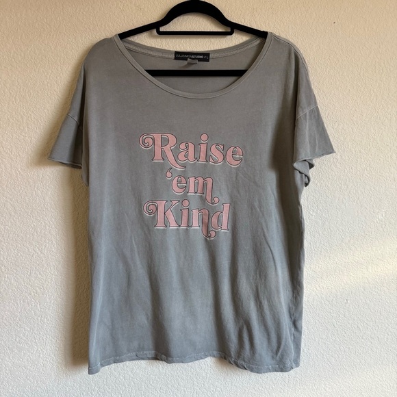 House of LuLu Graphic Tee - Picture 1 of 2